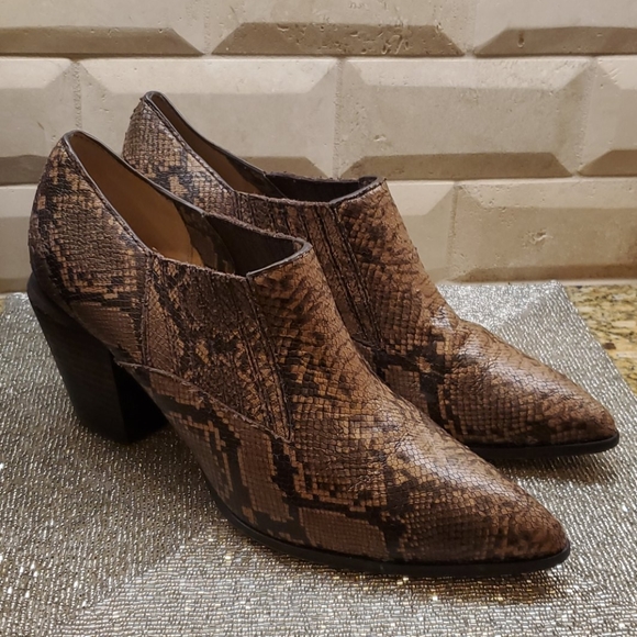 SOLD!! SPLENDID Snake Skin Leather Booties - Size 11 - Picture 1 of 7